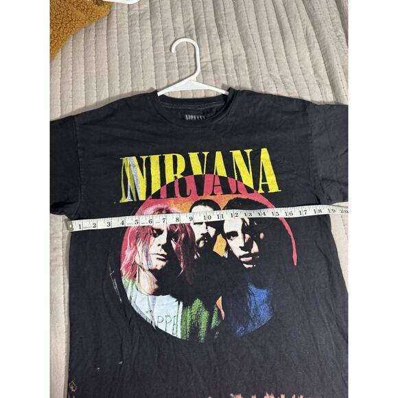 Nirvana Photo Dip-Dye Graphic Hot Topic Band Logo T Shirt Size Medium Tee - Picture 4 of 6